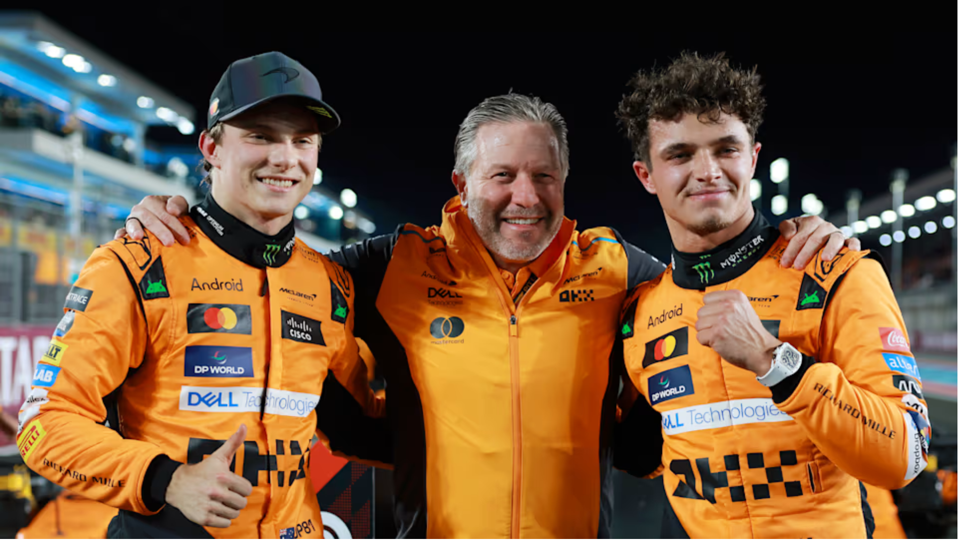 Oscar Piastri gagne le Sprint au Grand Prix du Qatar après que Lando Norris l'ait laissé passer dans le dernier virage.