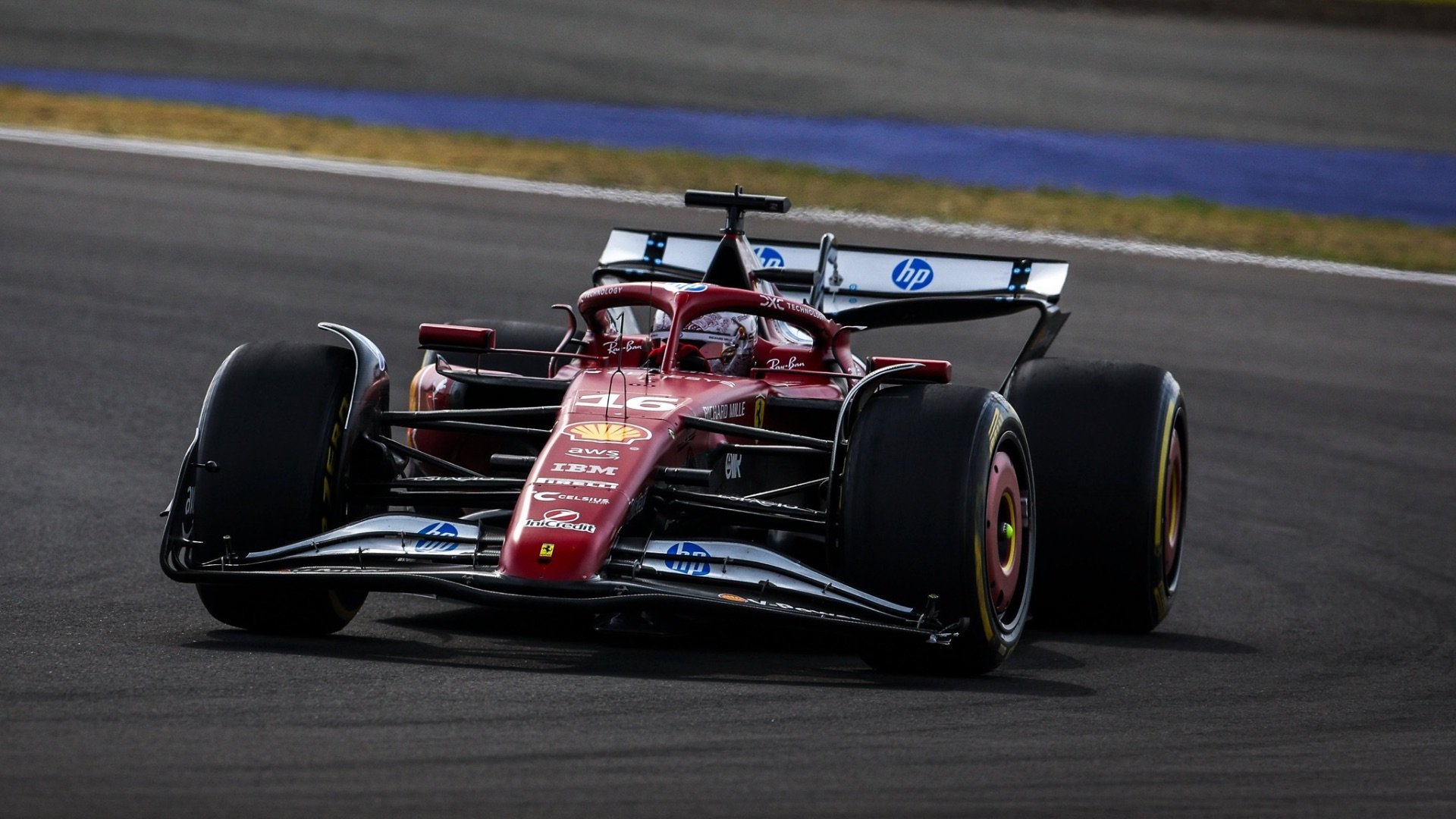 Pourquoi Charles Leclerc a-t-il choisi de ne pas changer l'aile avant endommagée en Chine ?