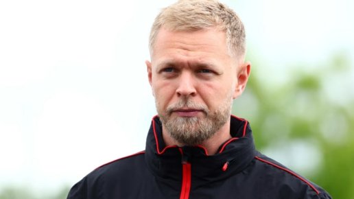 Kevin Magnussen est exclu de la course à Bakou et accumule 12 points de pénalité.