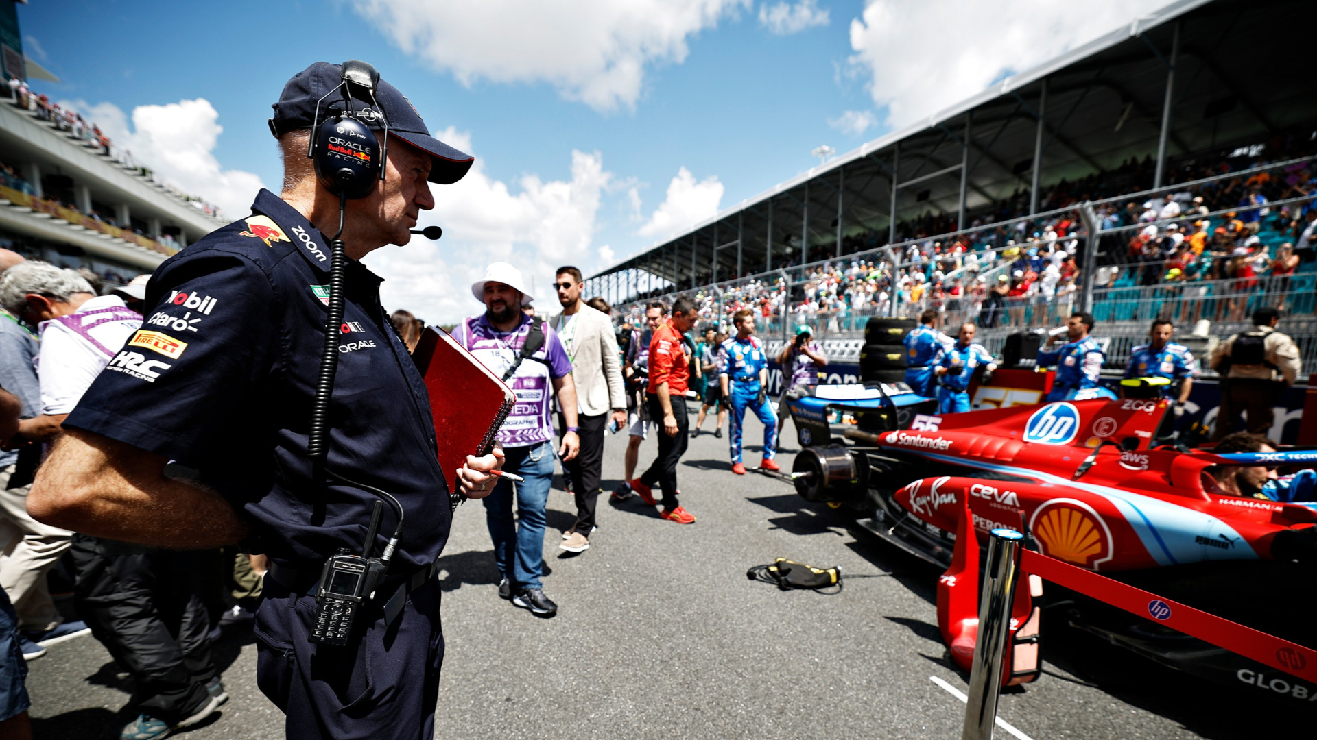 Ferrari no valora al legendario diseñador de F1 Adrian Newey por tanto dinero como Aston Martin