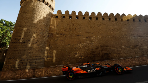 Oscar Piastri a réussi à tenir Charles Leclerc à distance pour remporter la deuxième victoire de sa carrière.