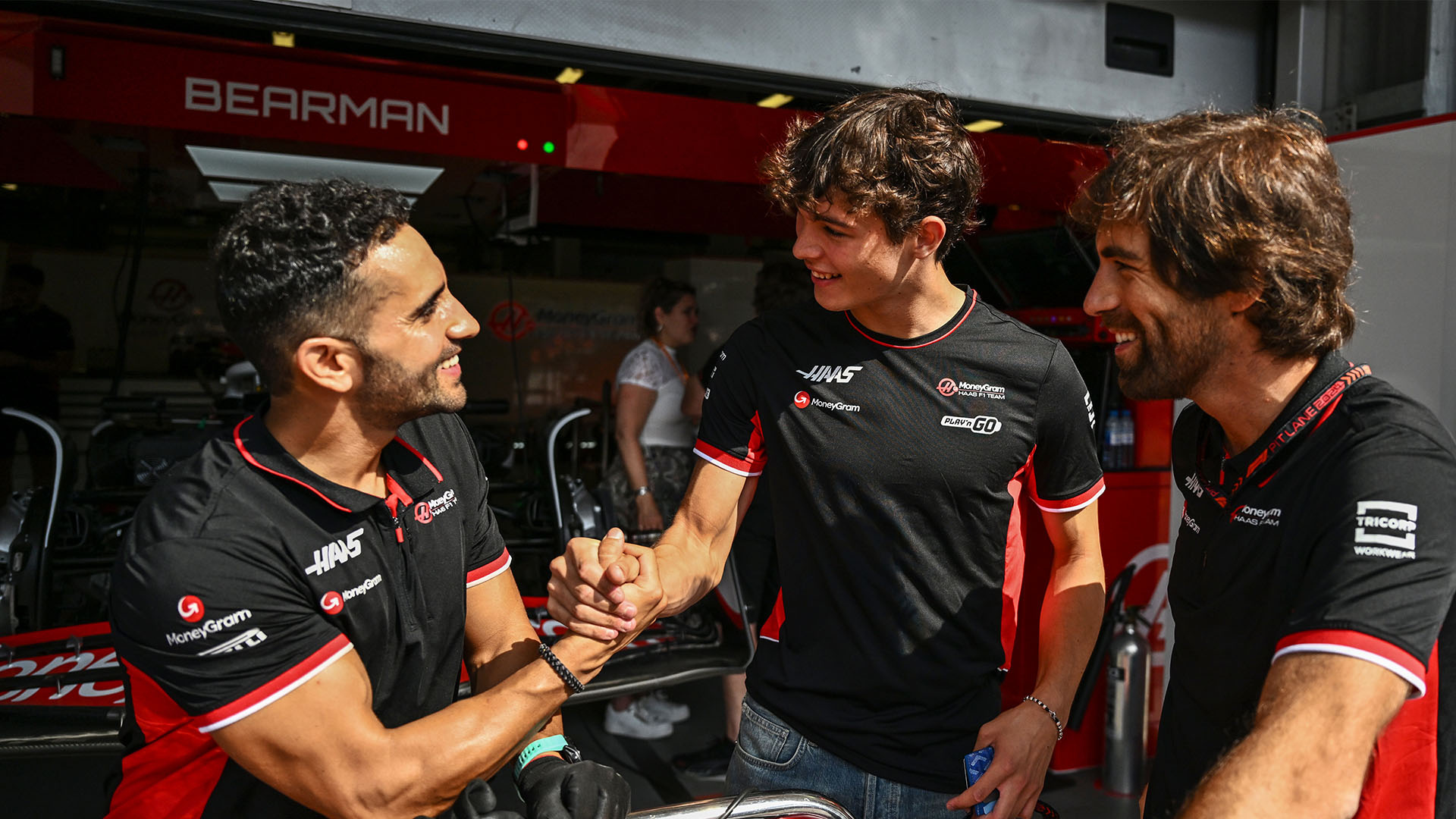 Ollie Bearman impressiona al debutto in F1 per la Haas nel GP dell'Azerbaigian