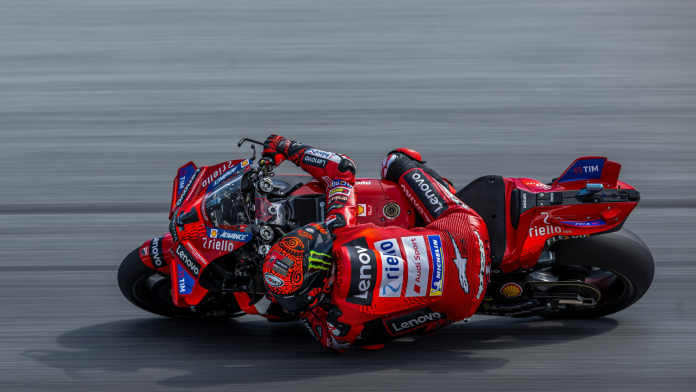 Francesco Bagnaia in testa alle prove libere del venerdì del Gran Premio dell'Emilia-Romagna