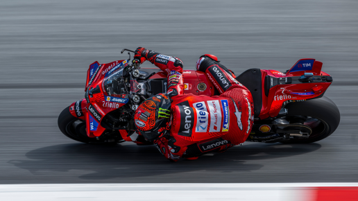 MotoGP Grand Prix van Japan: Bagnaia leidt in regenbui gedrenkte FP1, Martin scherp in titelstrijd